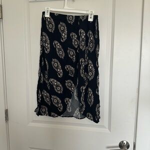 Knox Rose Black and Cream Paisley Midi Skirt